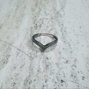 925 Sterling Silver V Shaped Ring Size 7
